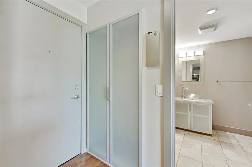 410 1 Avenue NE, #405