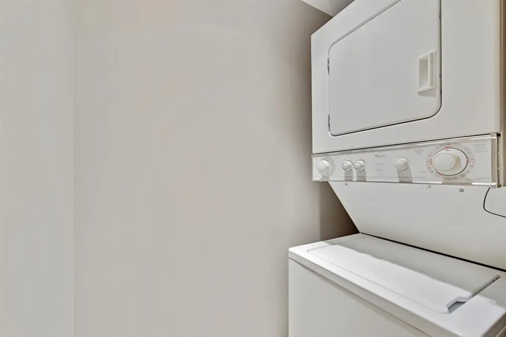 410 1 Avenue NE, #405