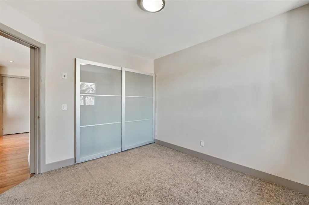 410 1 Avenue NE, #405