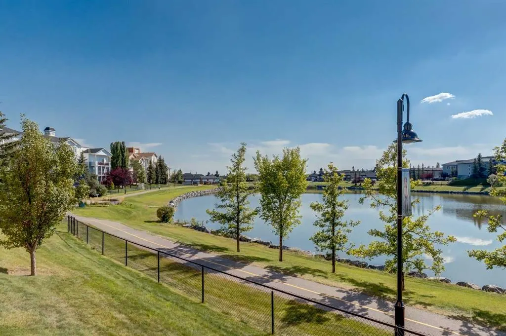 162 Country Village Circle NE, #109