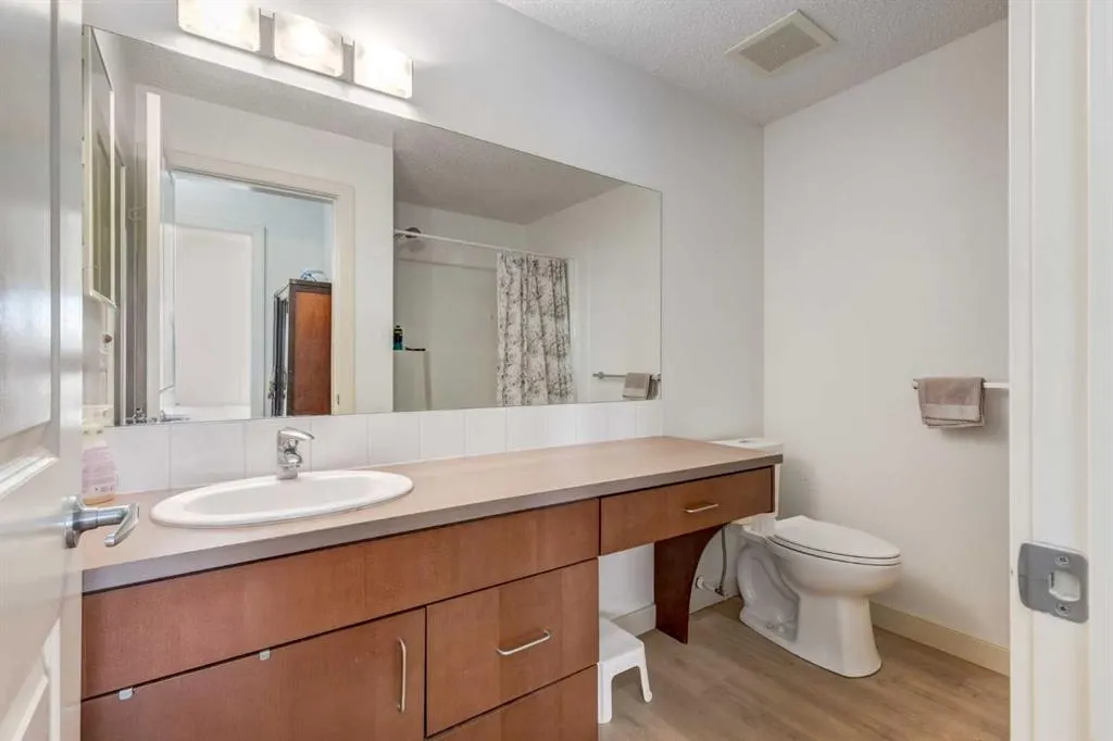 162 Country Village Circle NE, #109