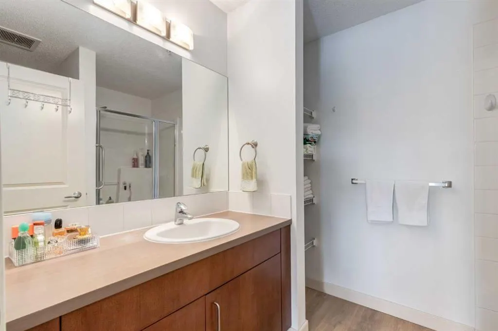 162 Country Village Circle NE, #109