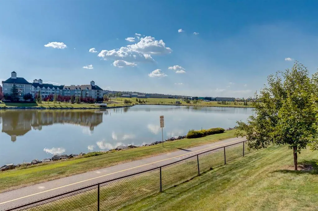 162 Country Village Circle NE, #109