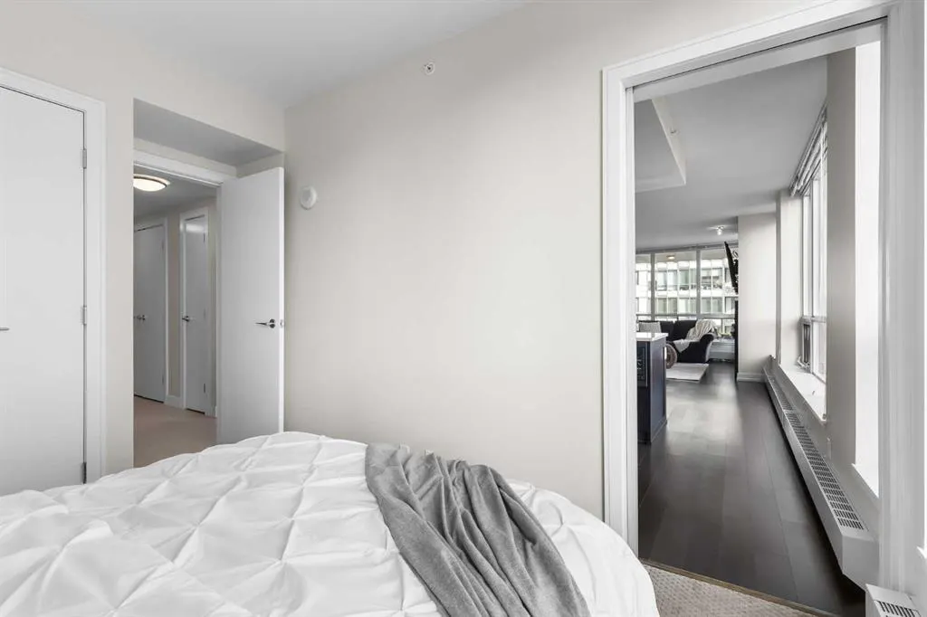 222 Riverfront Avenue SW, #923