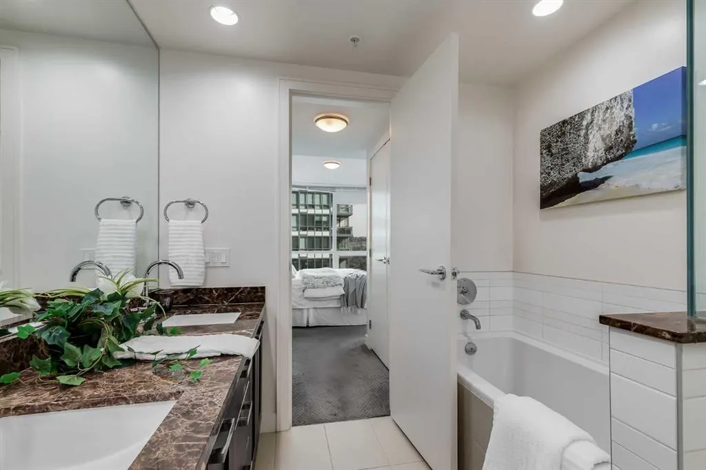 222 Riverfront Avenue SW, #923