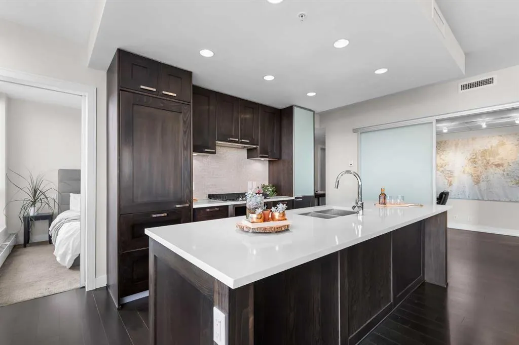 222 Riverfront Avenue SW, #923