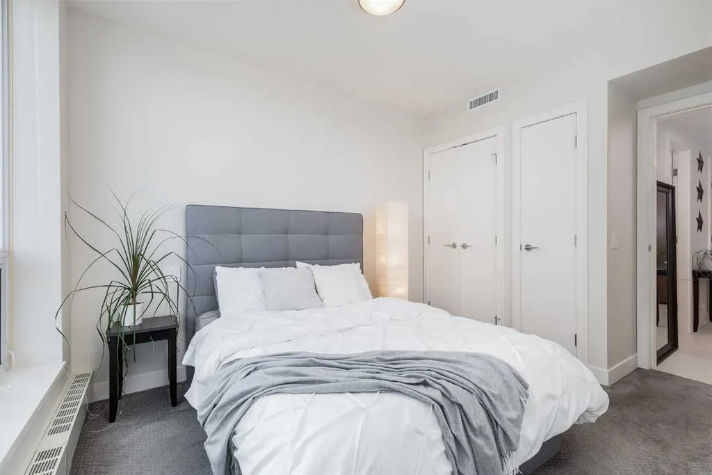 222 Riverfront Avenue SW, #923