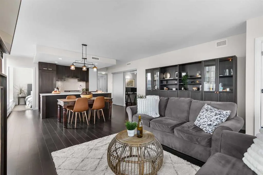 222 Riverfront Avenue SW, #923