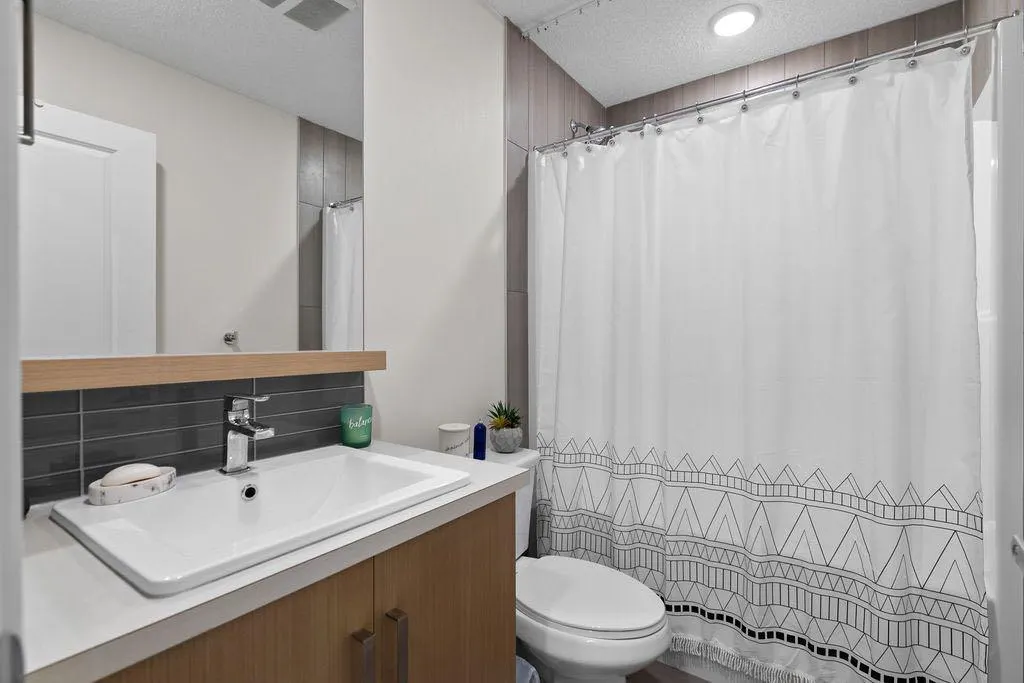 56 Walden Walk SE