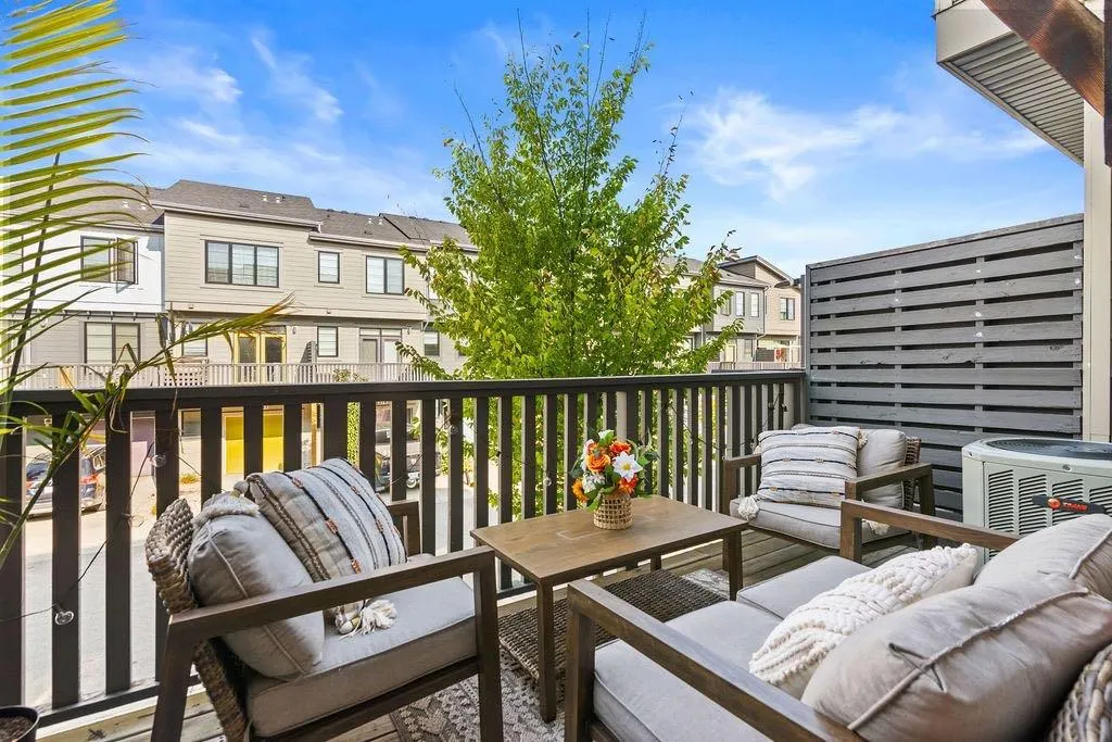56 Walden Walk SE