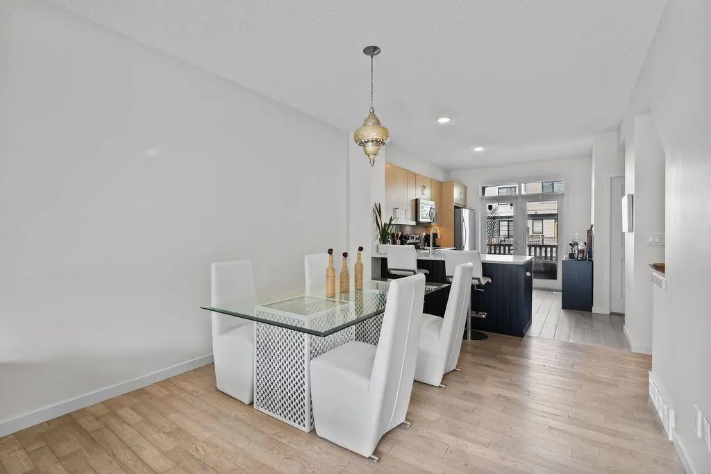 56 Walden Walk SE