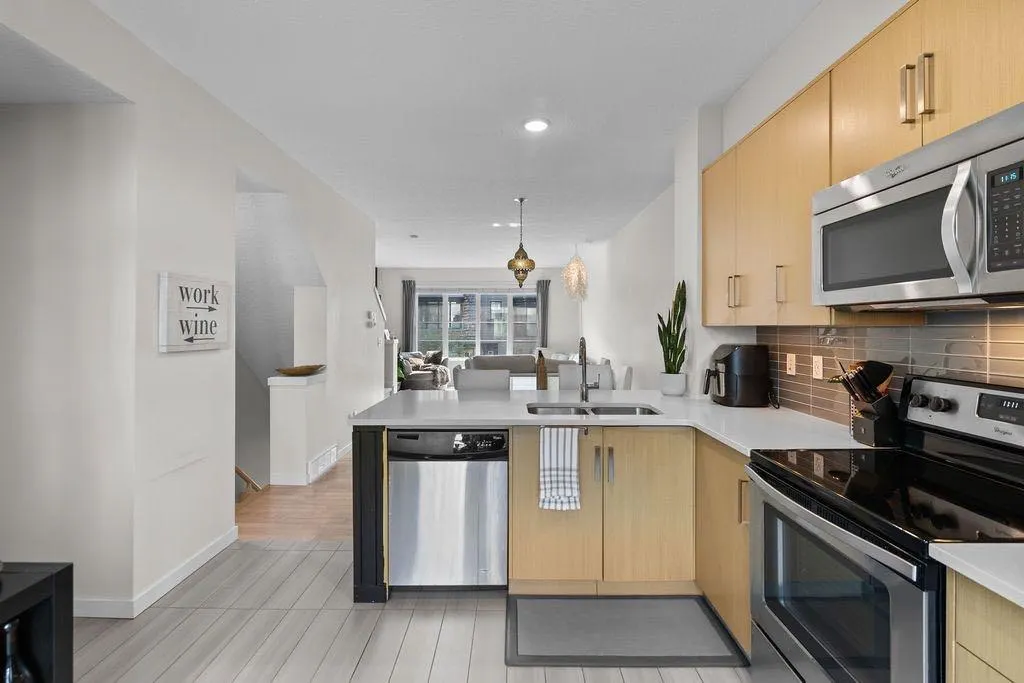 56 Walden Walk SE