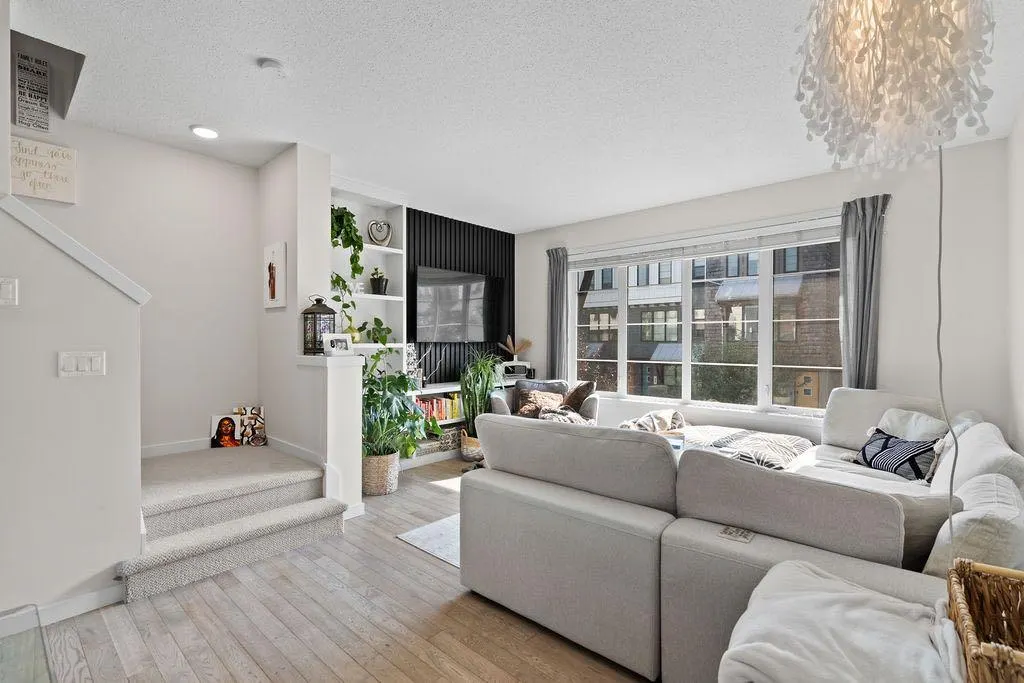 56 Walden Walk SE