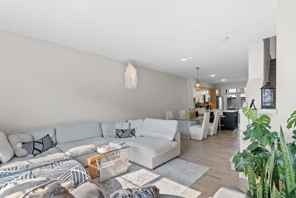 56 Walden Walk SE