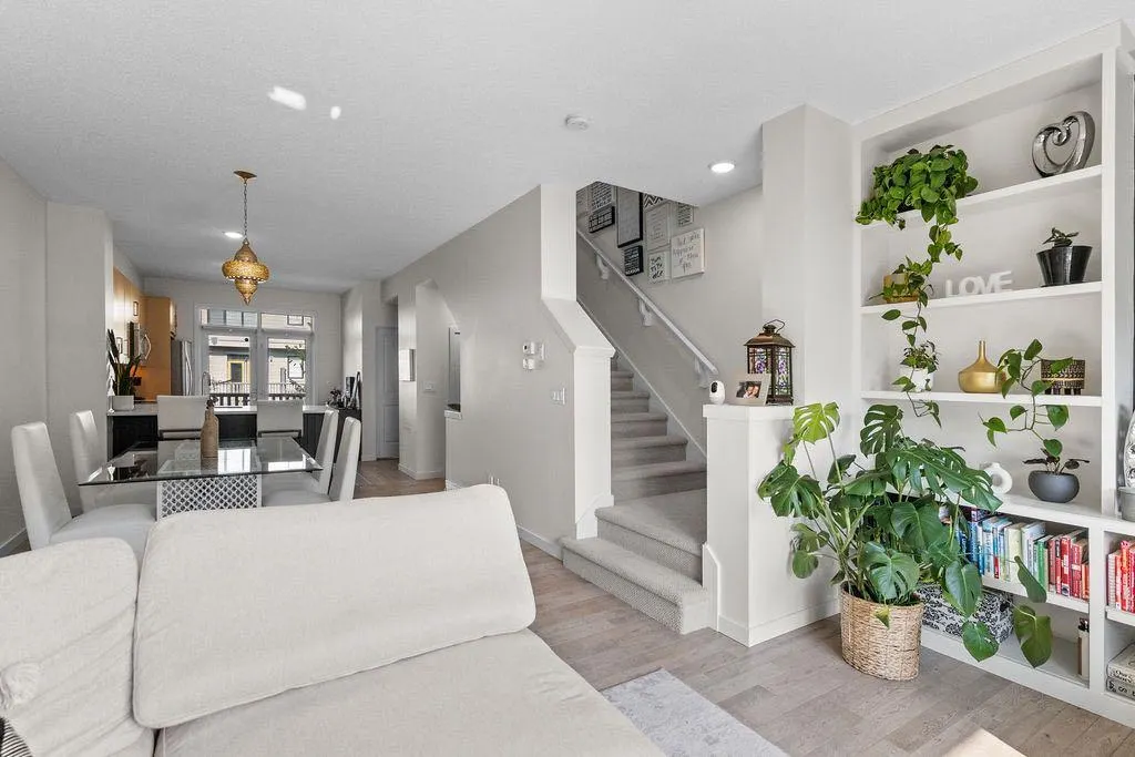 56 Walden Walk SE