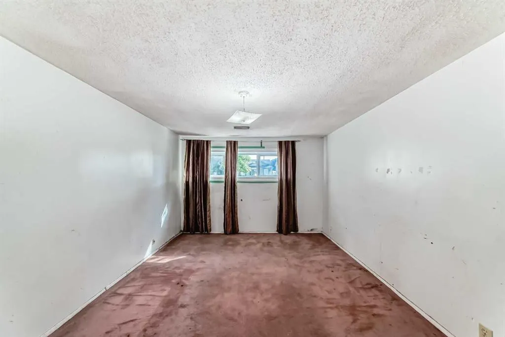 231 Falton Drive NE