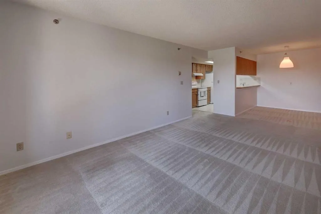 2011 University Drive NW, #403