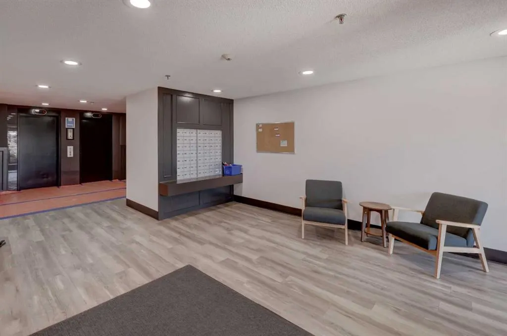 2011 University Drive NW, #403