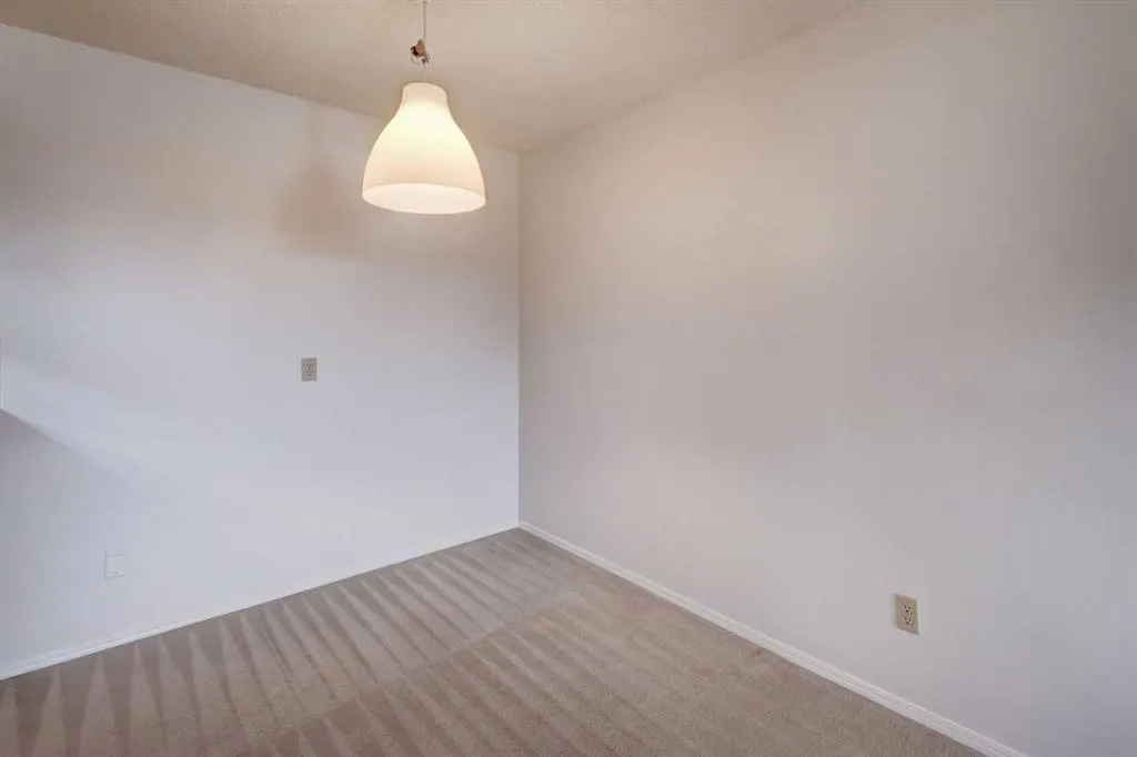 2011 University Drive NW, #403