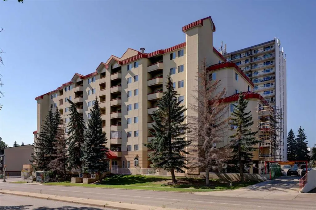 2011 University Drive NW, #403