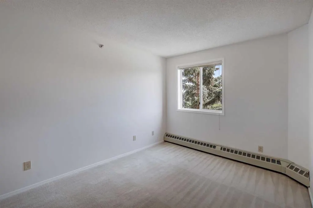 2011 University Drive NW, #403