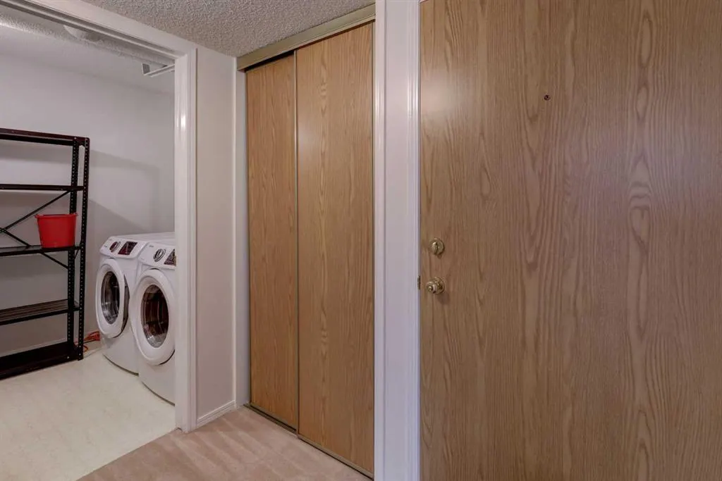 2011 University Drive NW, #403