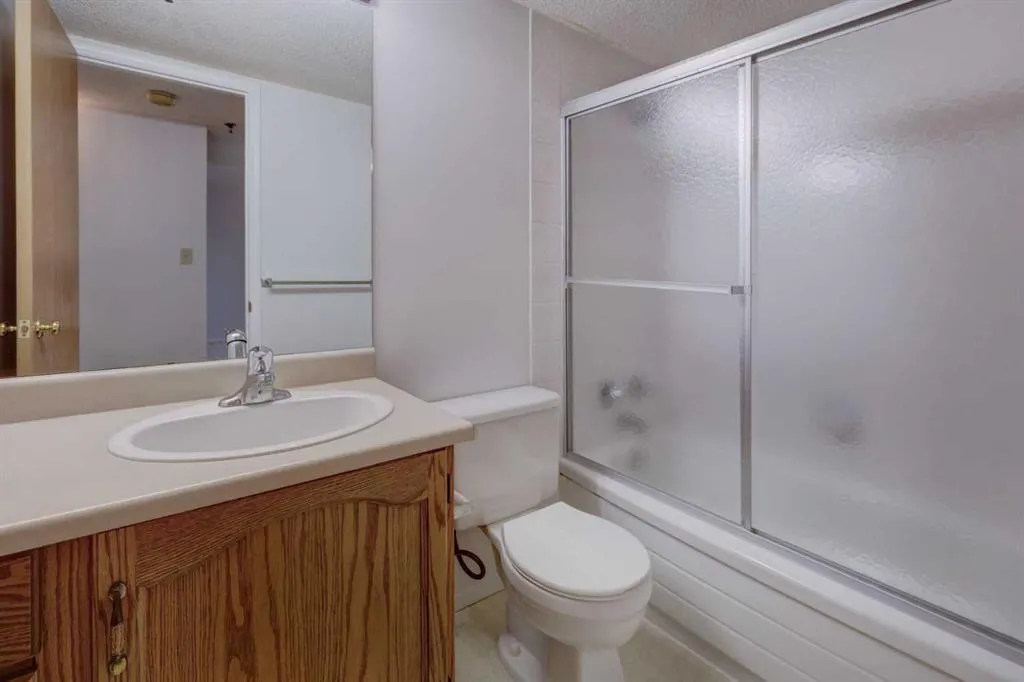 2011 University Drive NW, #403