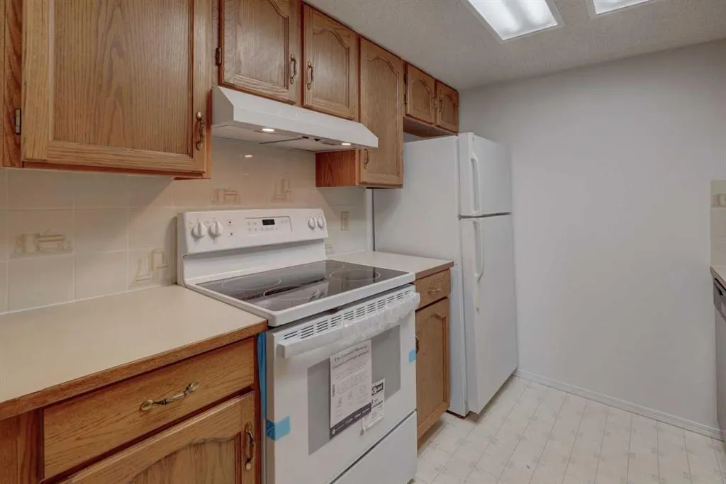 2011 University Drive NW, #403