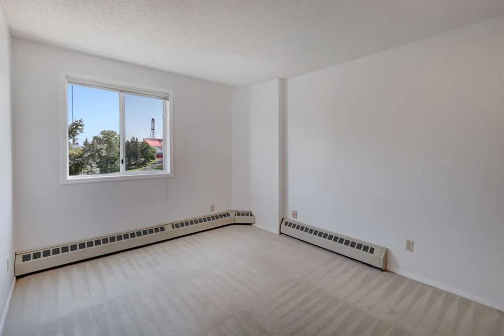 2011 University Drive NW, #403