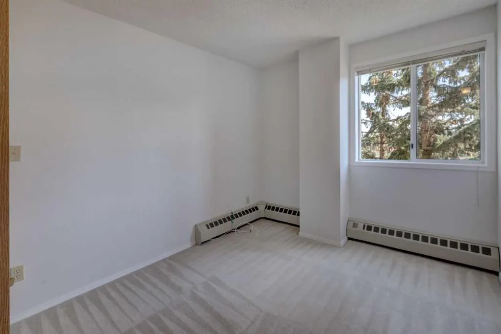 2011 University Drive NW, #403