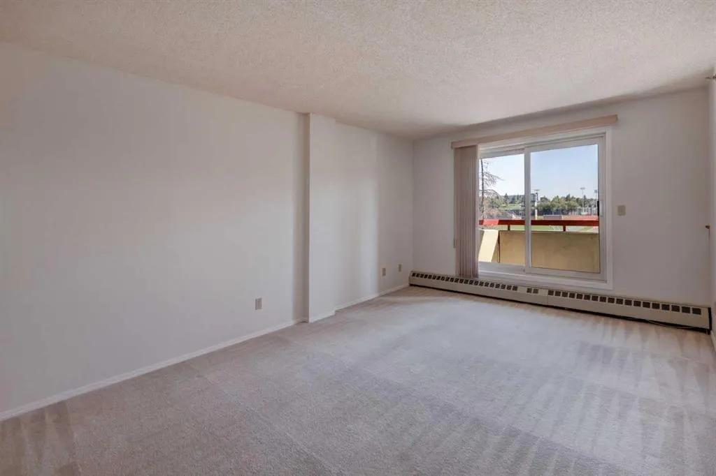 2011 University Drive NW, #403