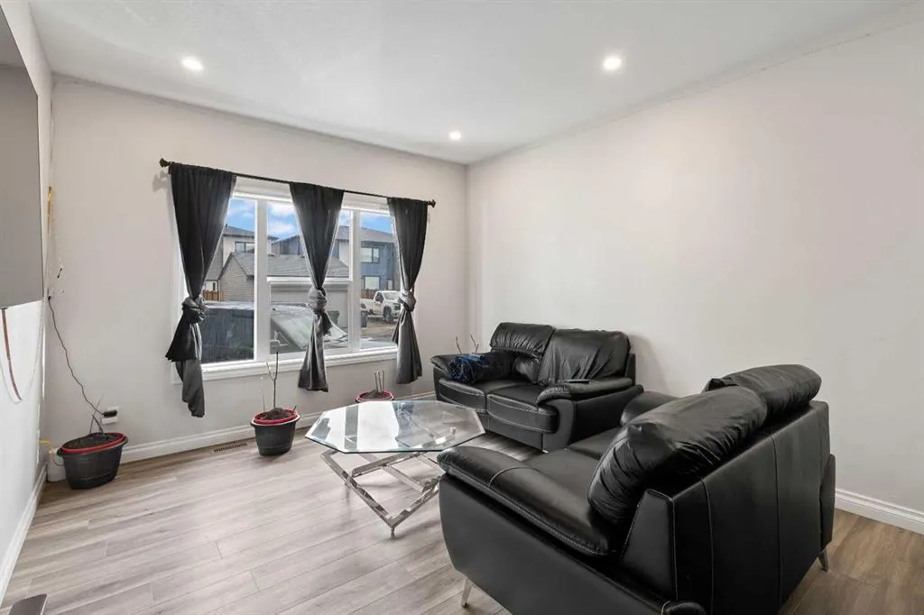 33 Homestead Crescent NE