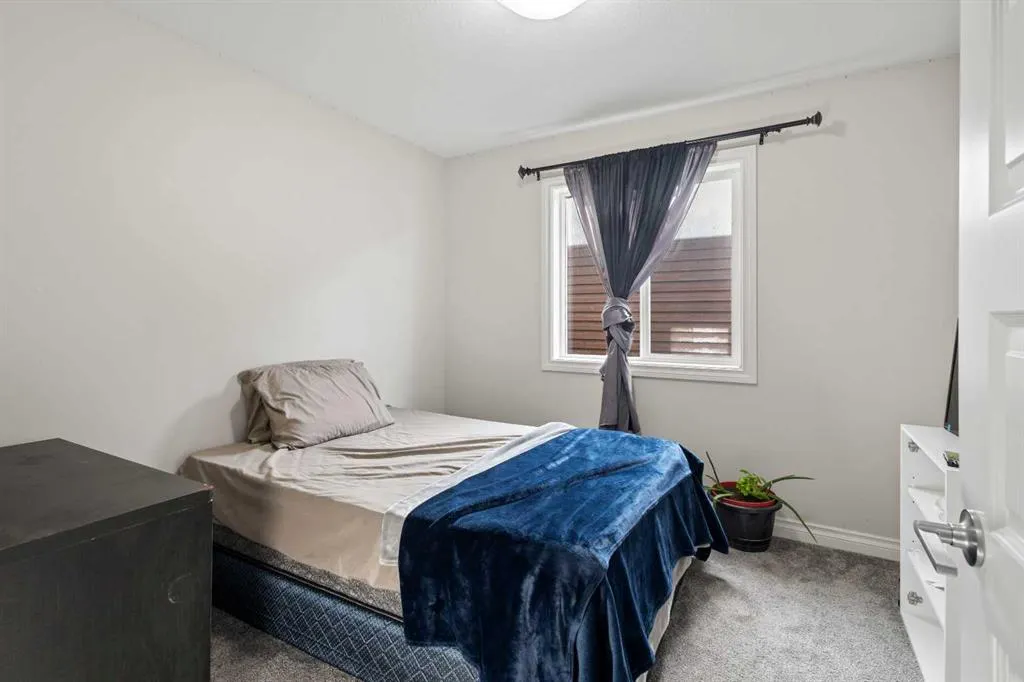 33 Homestead Crescent NE