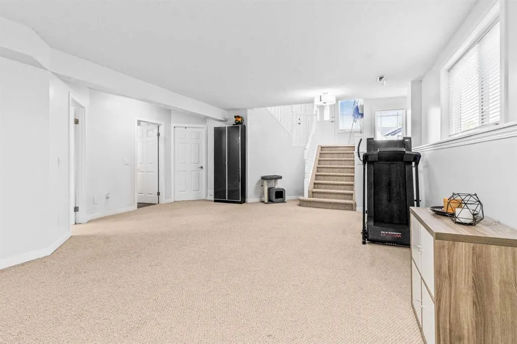 295 Coventry Road NE