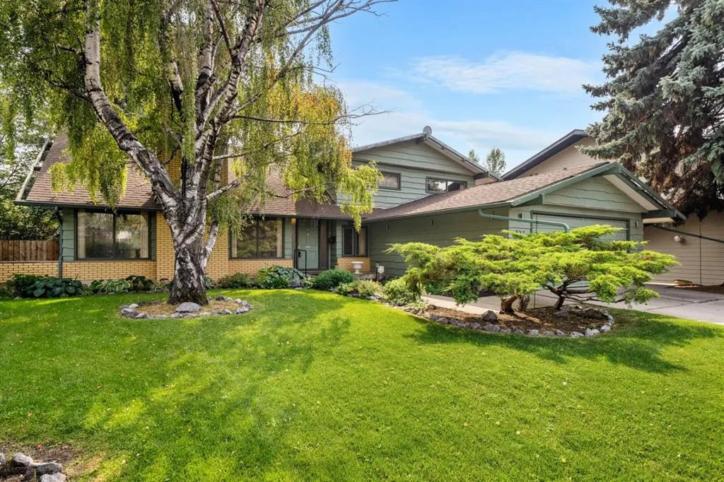 427 Willow Grove Crescent SE