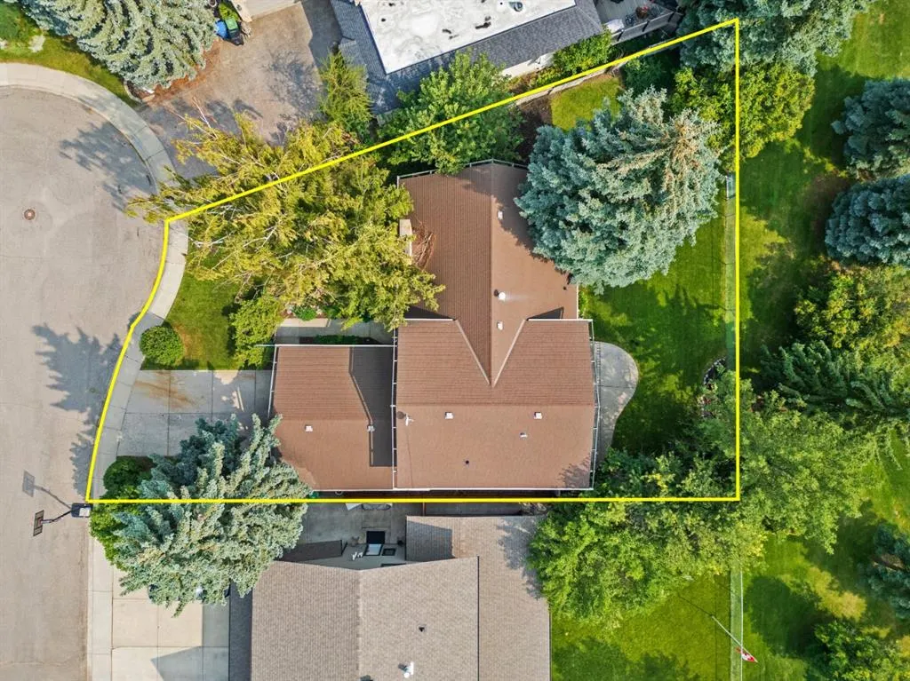 427 Willow Grove Crescent SE