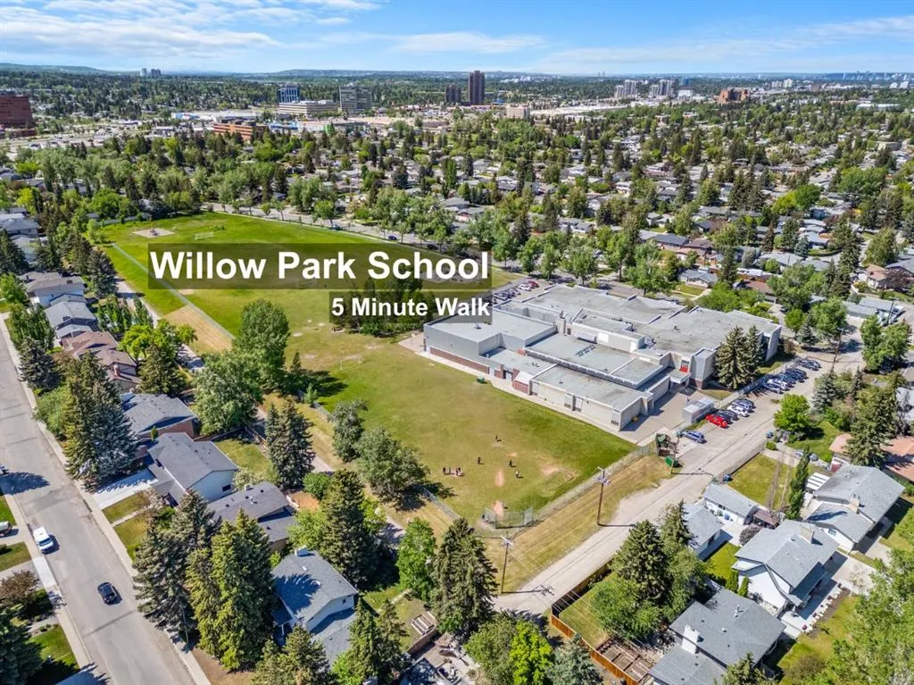 427 Willow Grove Crescent SE