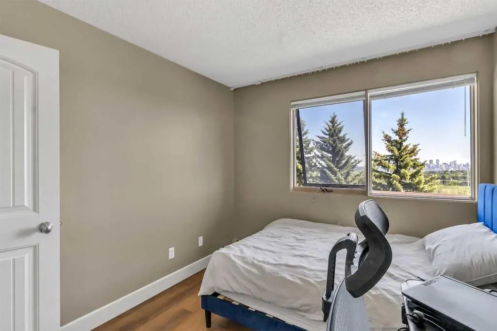 218 Village Terrace SW, #8