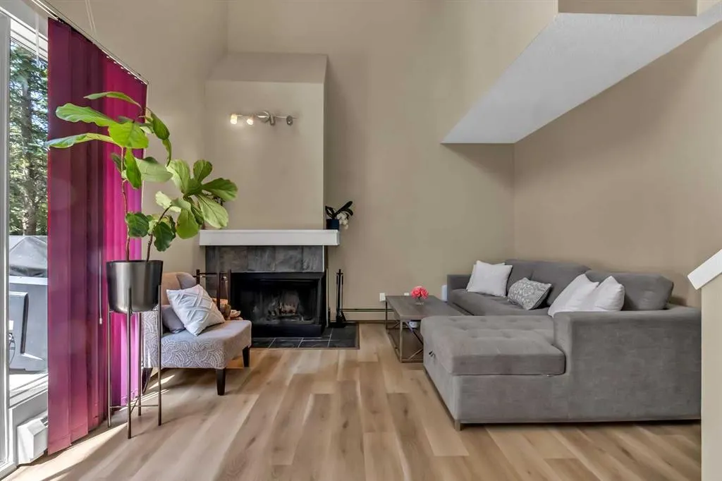 218 Village Terrace SW, #8