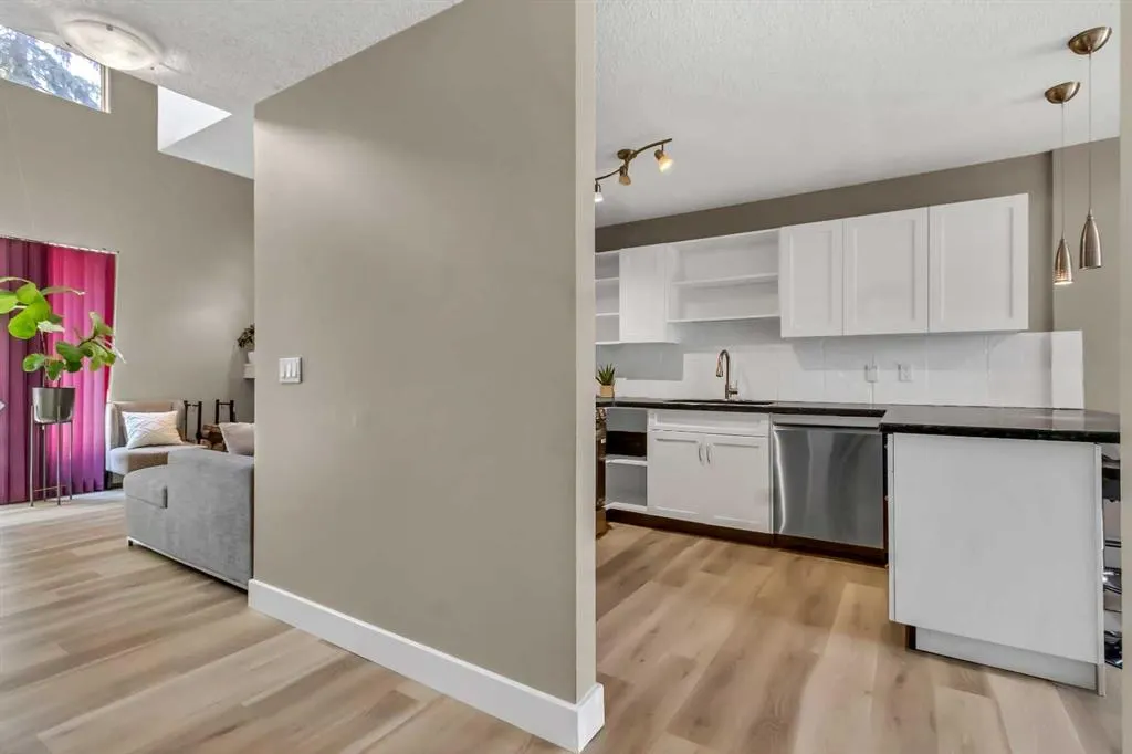 218 Village Terrace SW, #8