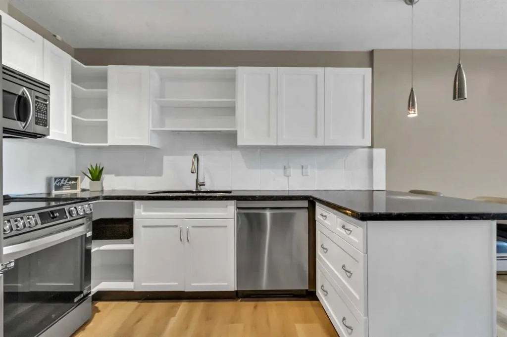 218 Village Terrace SW, #8