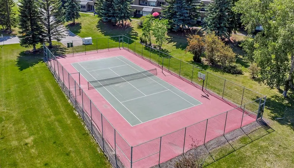 218 Village Terrace SW, #8