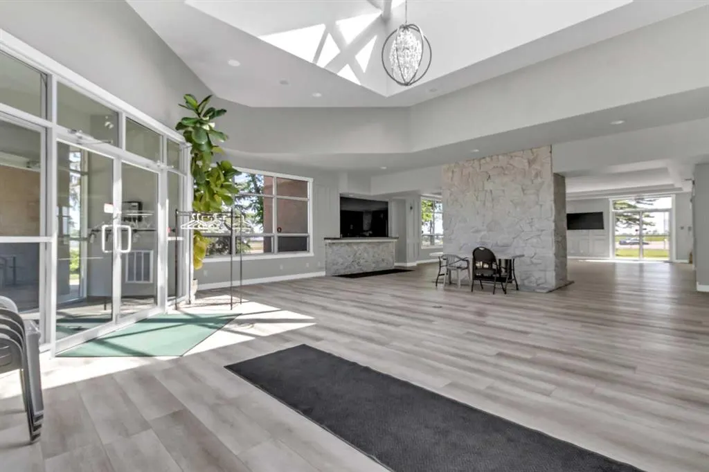 218 Village Terrace SW, #8