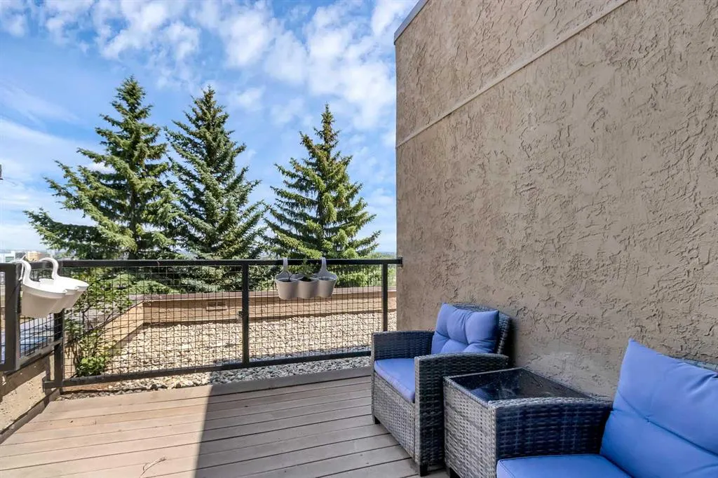 218 Village Terrace SW, #8