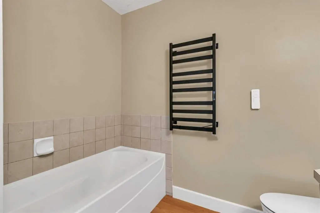 218 Village Terrace SW, #8