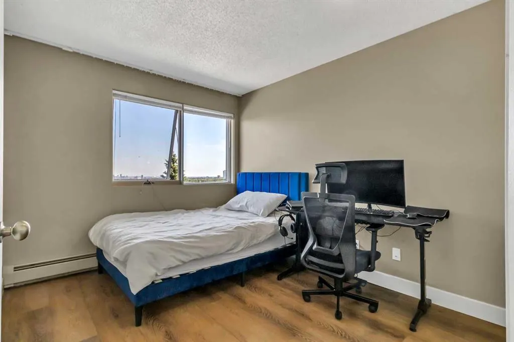 218 Village Terrace SW, #8