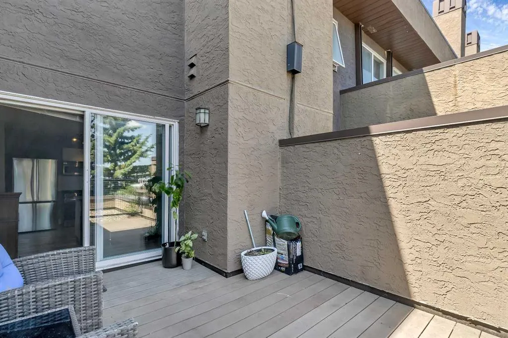 218 Village Terrace SW, #8
