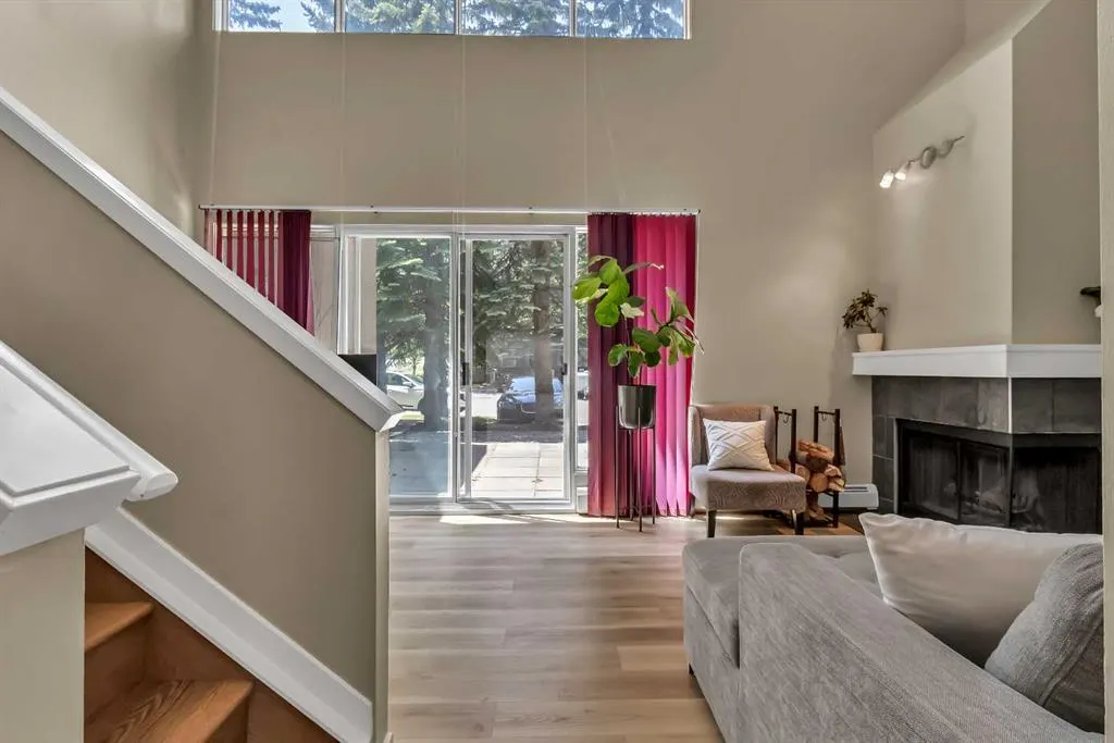 218 Village Terrace SW, #8