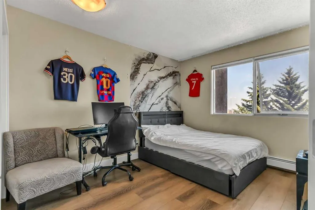 218 Village Terrace SW, #8