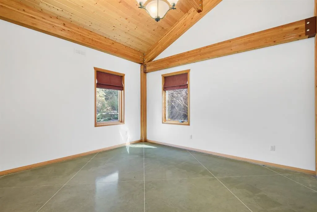 26471 Township Road 382